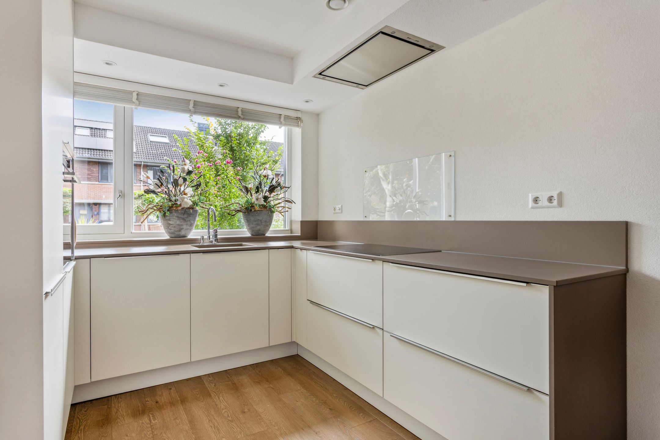 Foto 3 van John Raedeckerhof 80