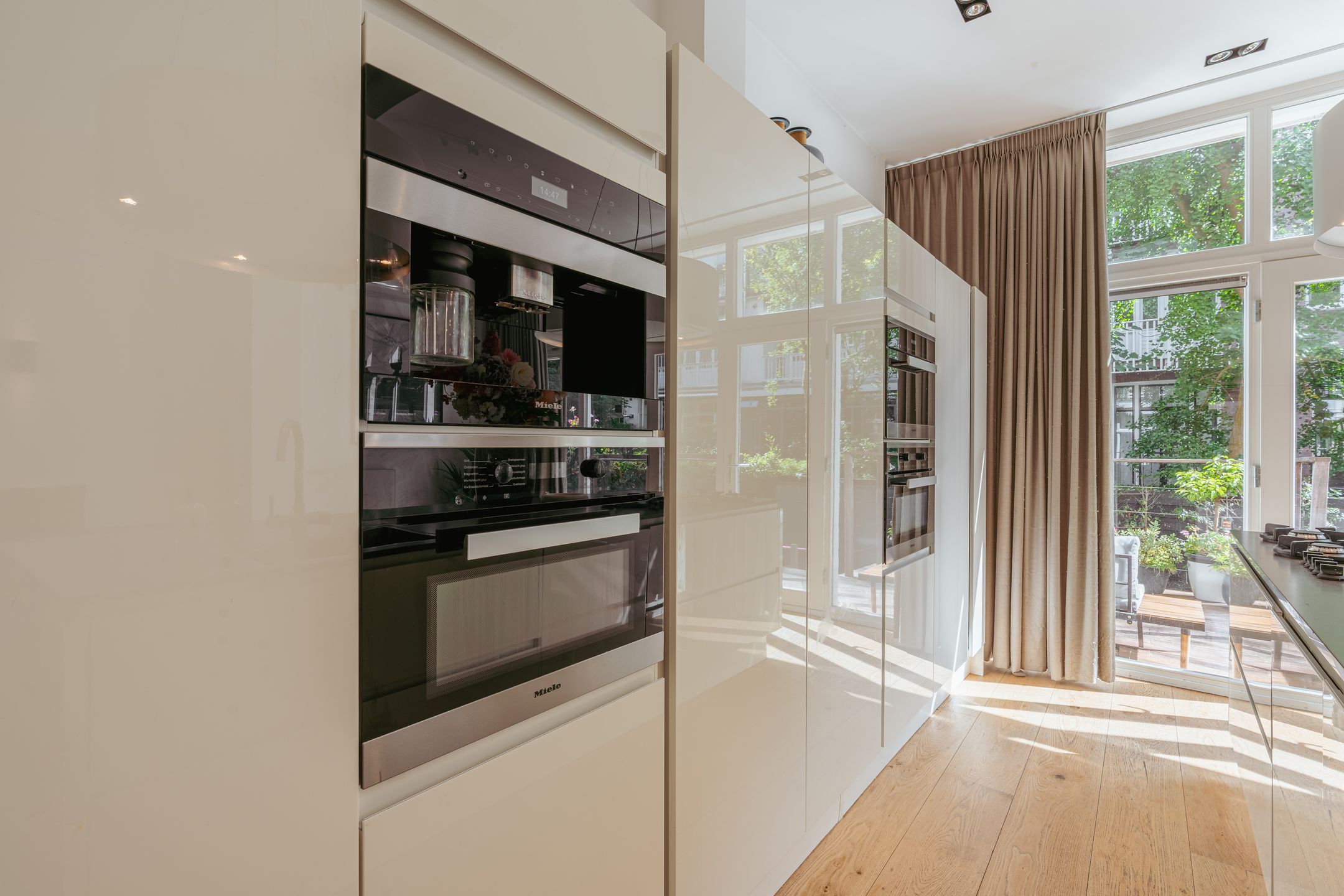 Photo 9 of Valeriusstraat 71-H