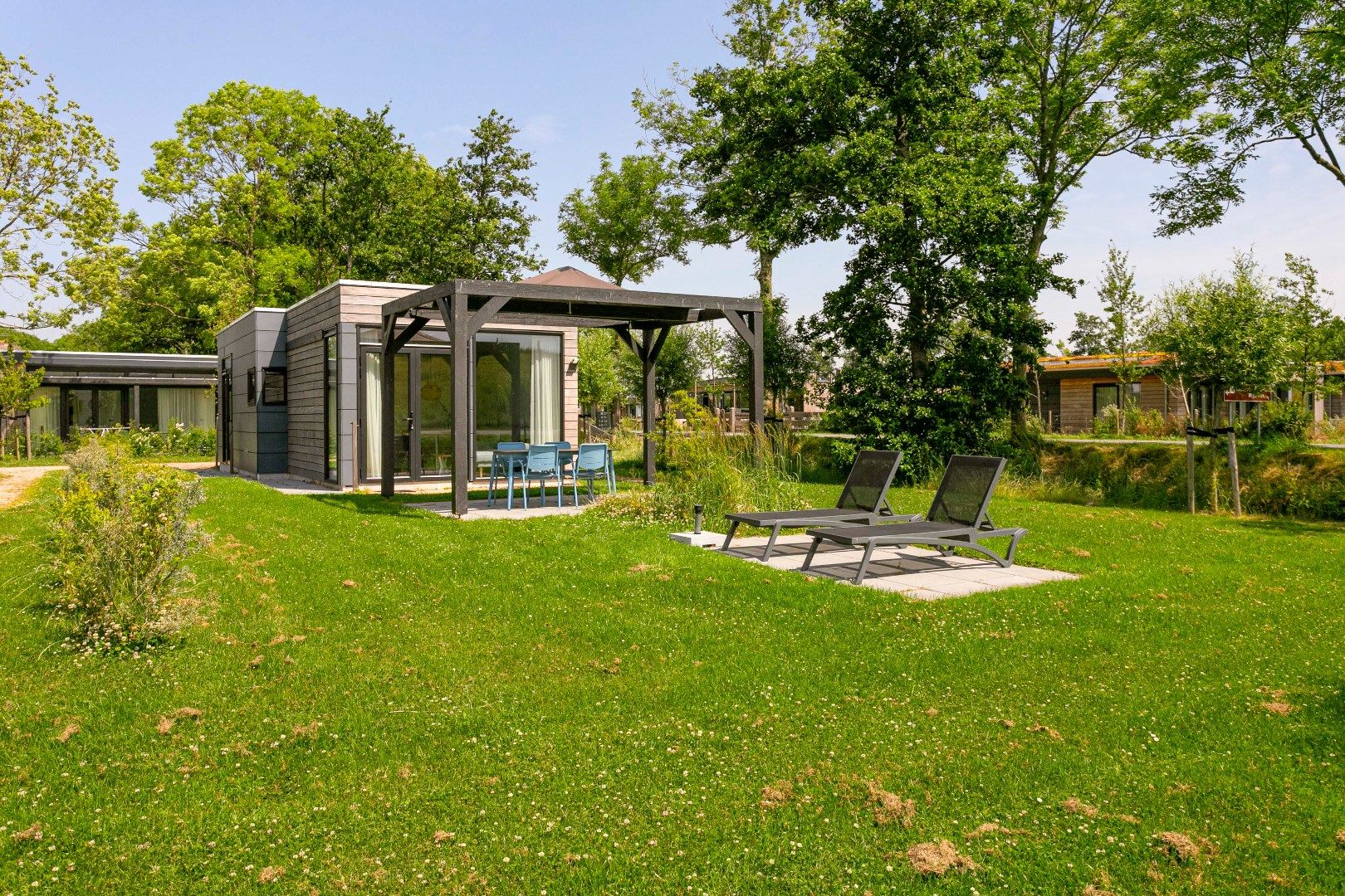 2-bedroom freehold villa in Wijdenes — photo 1 of 5