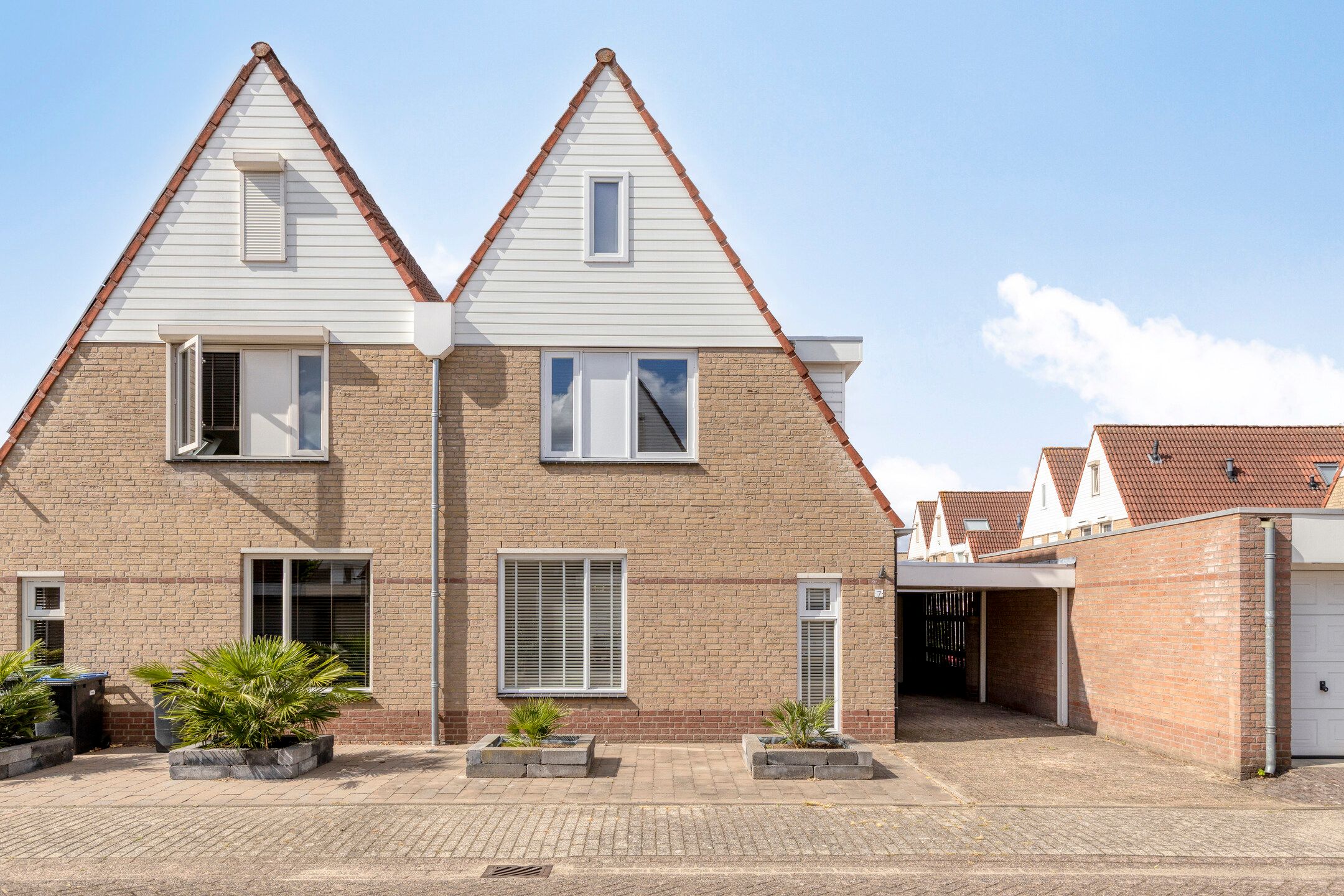 Photo 39 of Hendrik van Veldekestraat 7