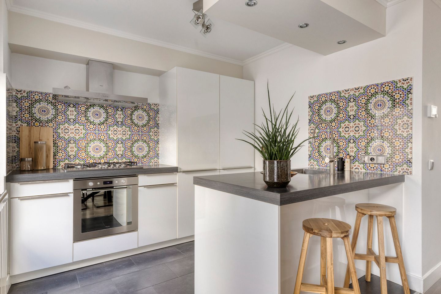 Photo 19 of Hendrik van Veldekestraat 7