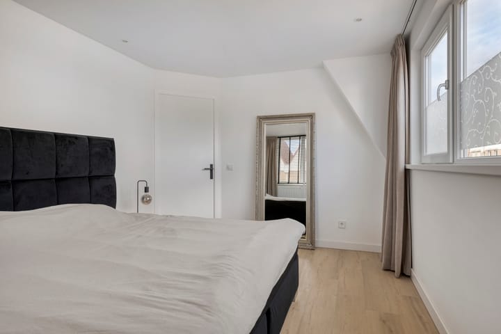 Foto 24 van Hendrik van Veldekestraat 7