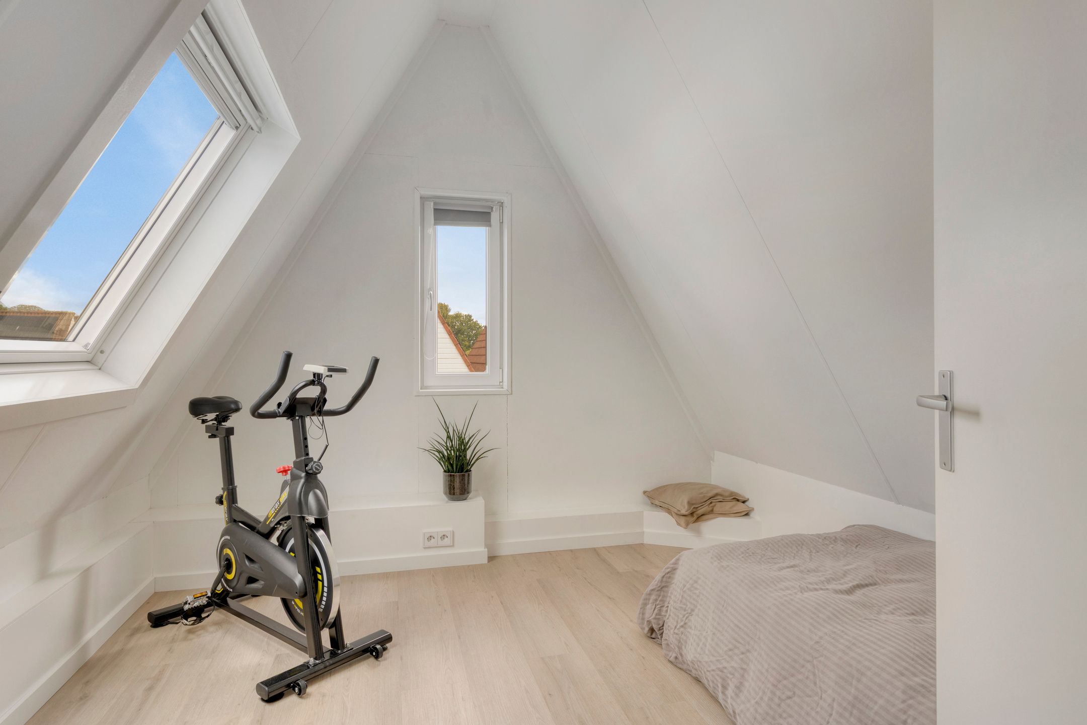 Photo 33 of Hendrik van Veldekestraat 7