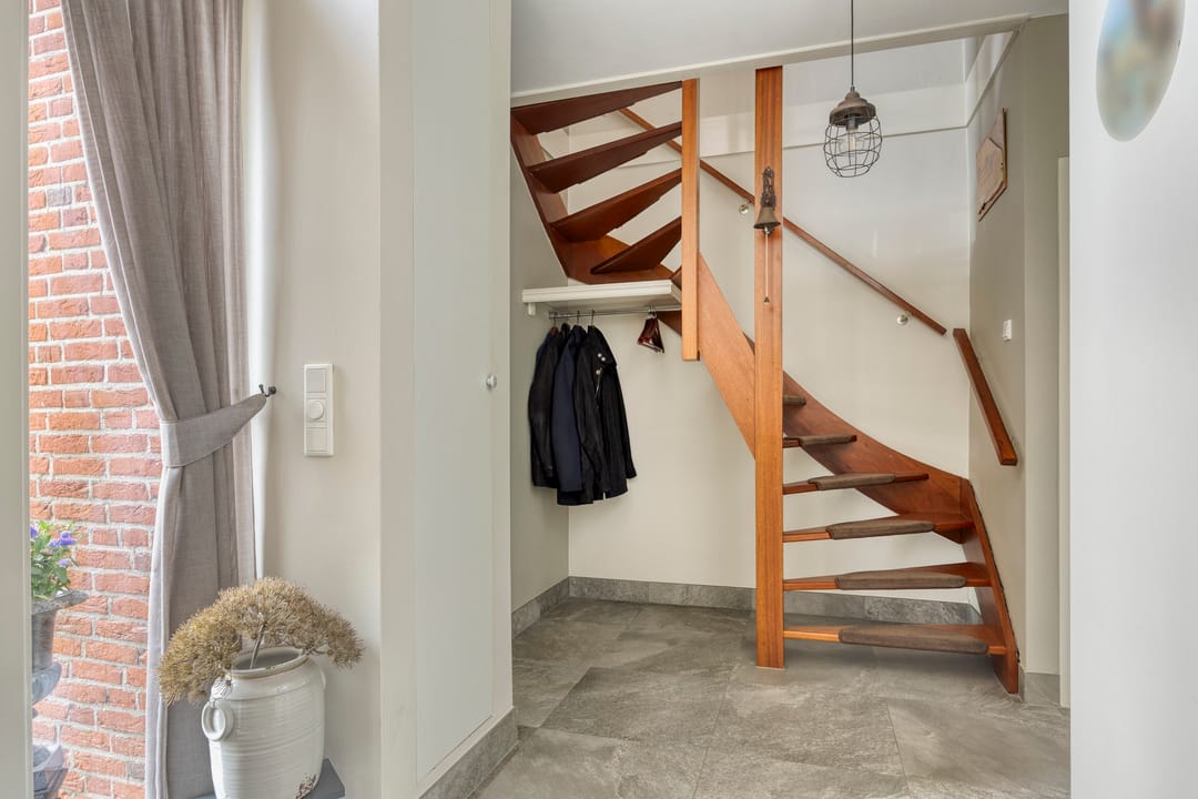 Photo 11 of Reeweg 72-A