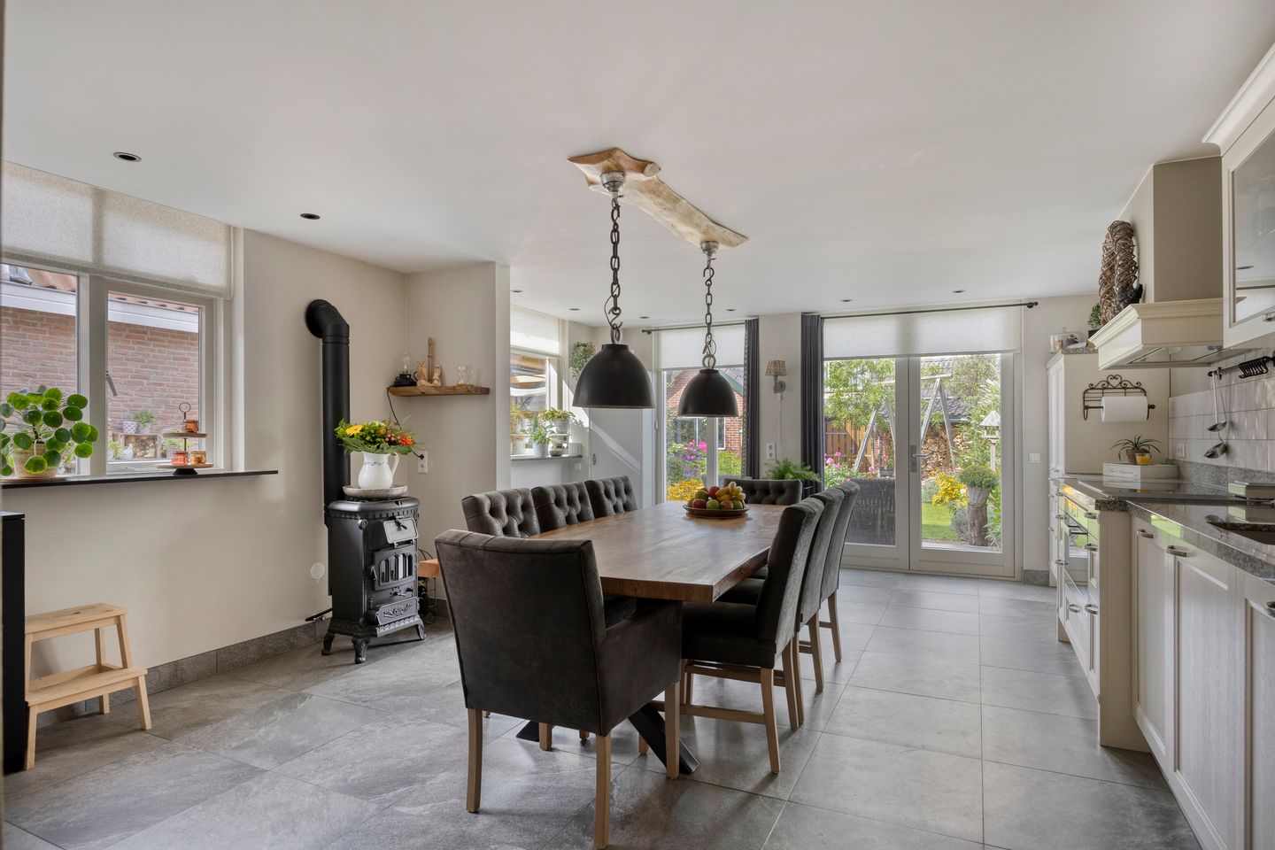 Photo 14 of Reeweg 72-A