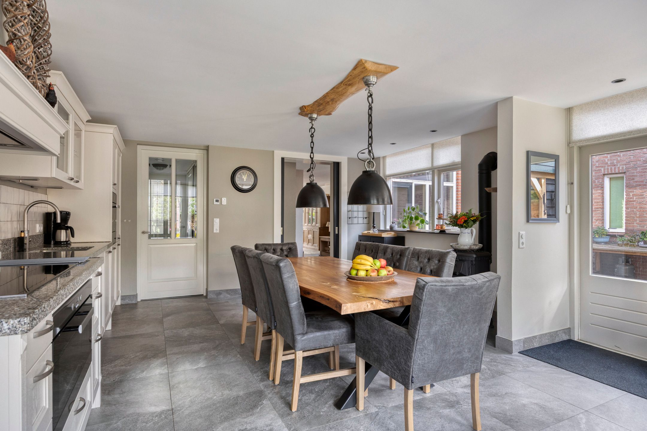 Photo 15 of Reeweg 72-A