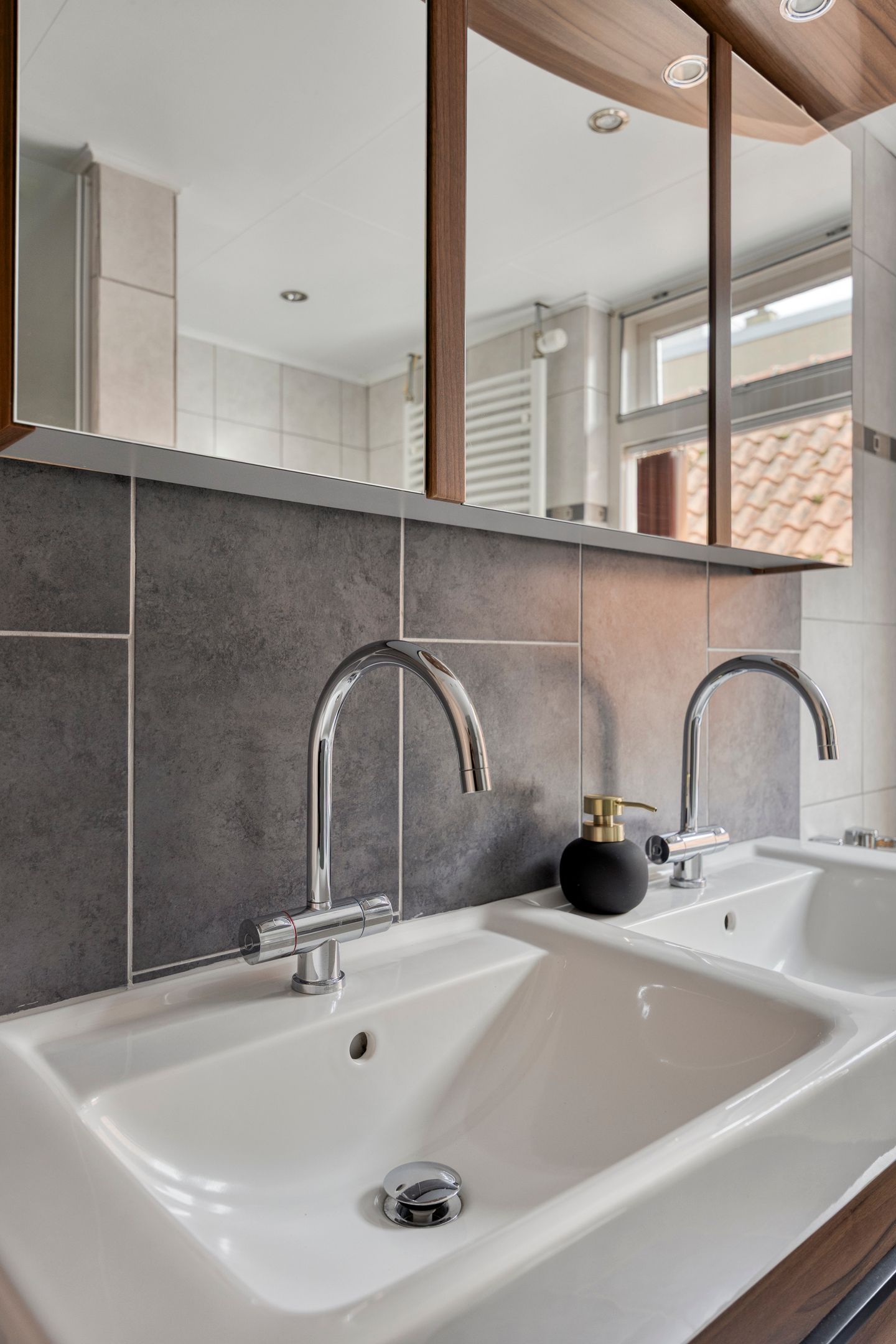 Photo 34 of Reeweg 72-A