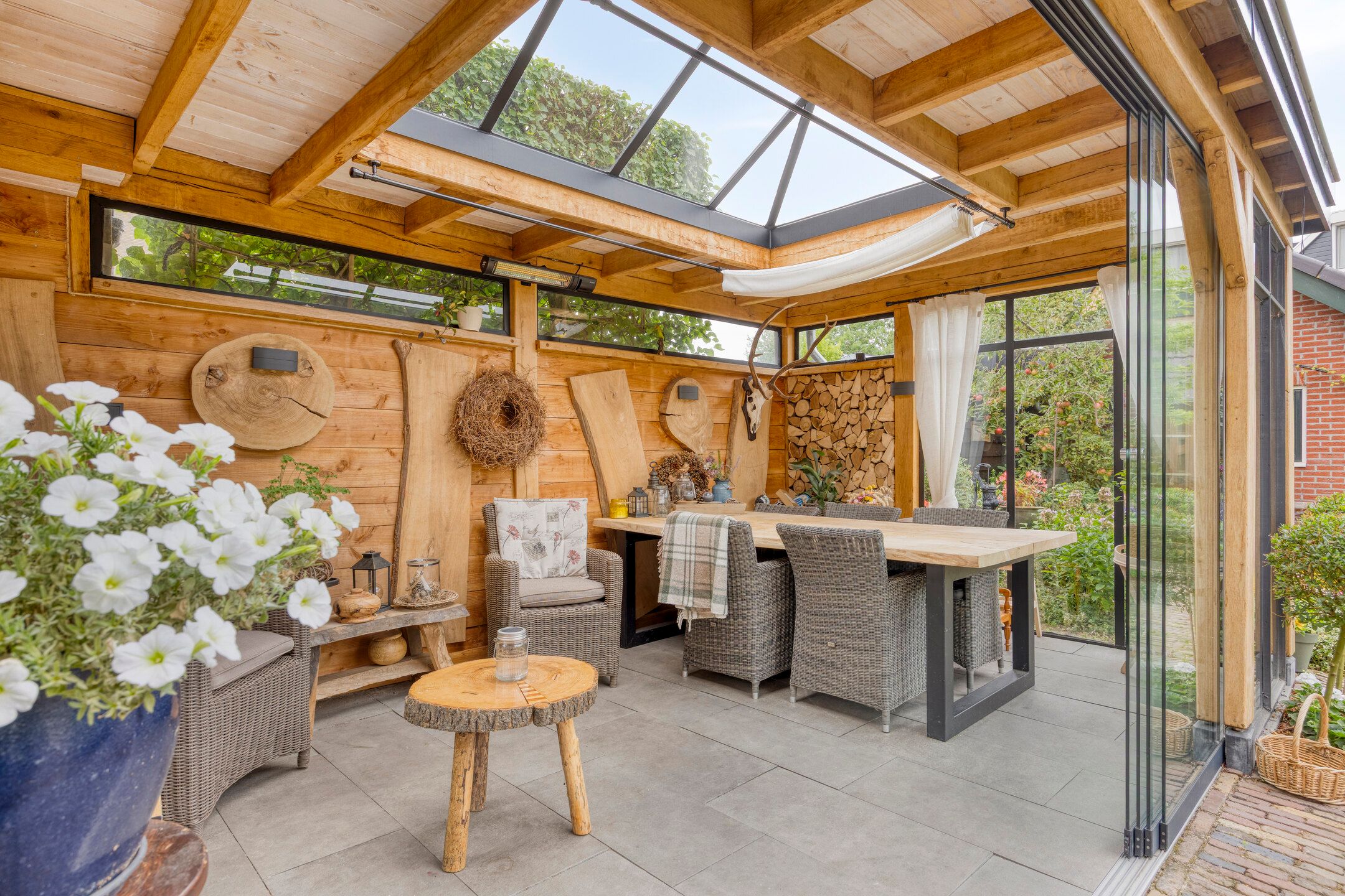 Photo 48 of Reeweg 72-A