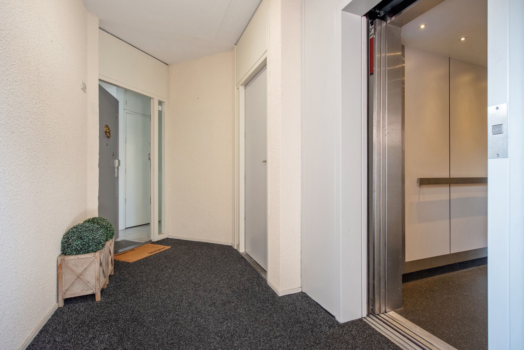 Foto 6 van Marshallplein 128