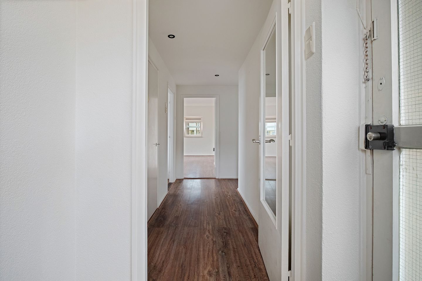 Foto 10 van Boulevard 1945 226