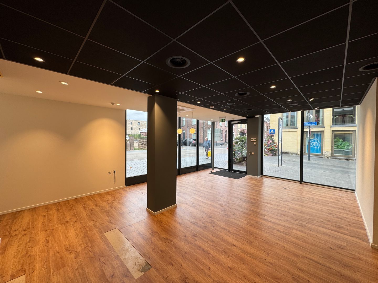 Bekijk foto 3 van Louis van der Maesenstraat 17