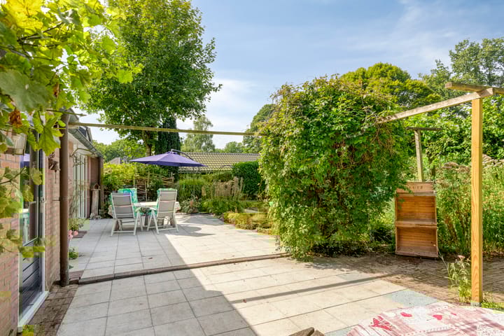 Photo 32 of Julianalaan 13