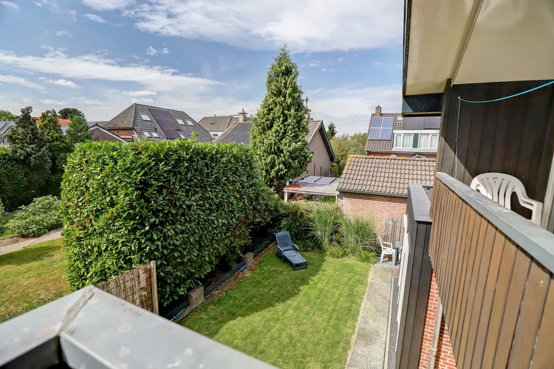 Photo 32 of Burgemeester Hermsenstraat 98-B