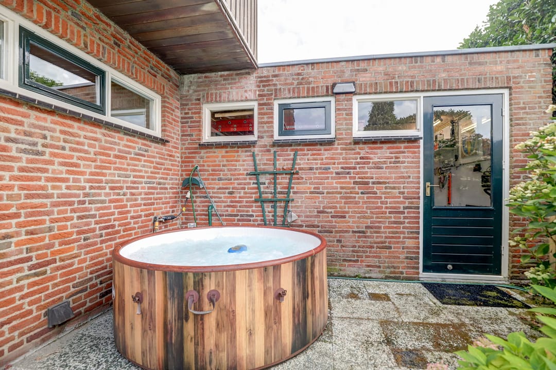 Photo 37 of Burgemeester Hermsenstraat 98-B