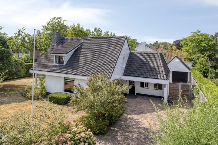 Foto 8 van Hugo Thijssensplein 1