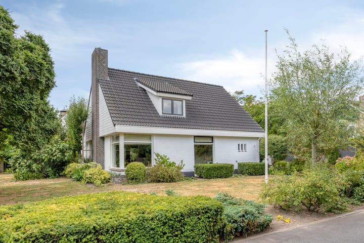 Foto 10 van Hugo Thijssensplein 1