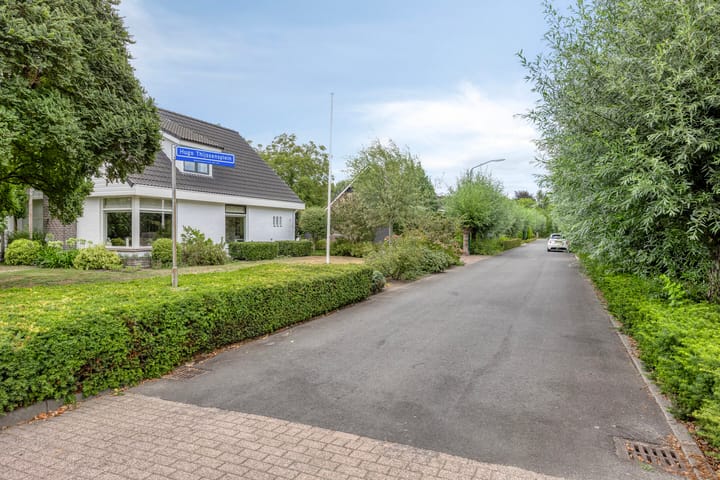 Foto 13 van Hugo Thijssensplein 1