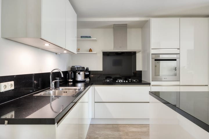 Foto 24 van Hugo Thijssensplein 1