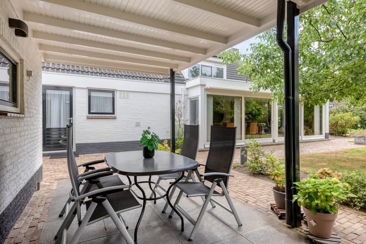 Foto 56 van Hugo Thijssensplein 1