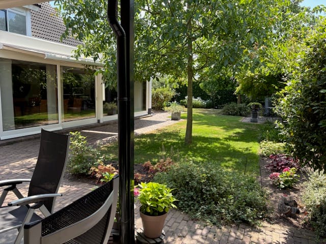 Foto 63 van Hugo Thijssensplein 1