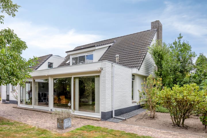 Foto 64 van Hugo Thijssensplein 1