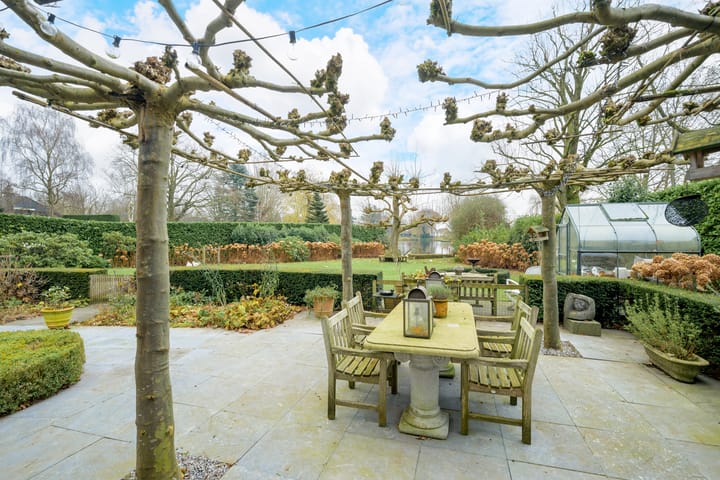 Photo 38 of Ameroever 64