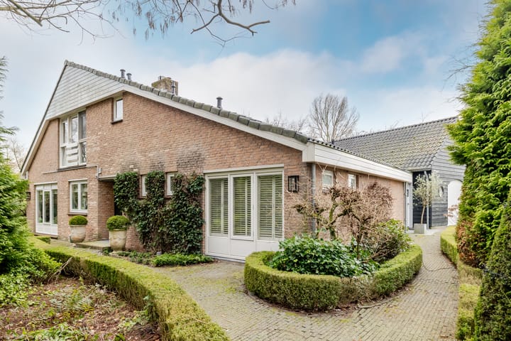 Photo 46 of Ameroever 64