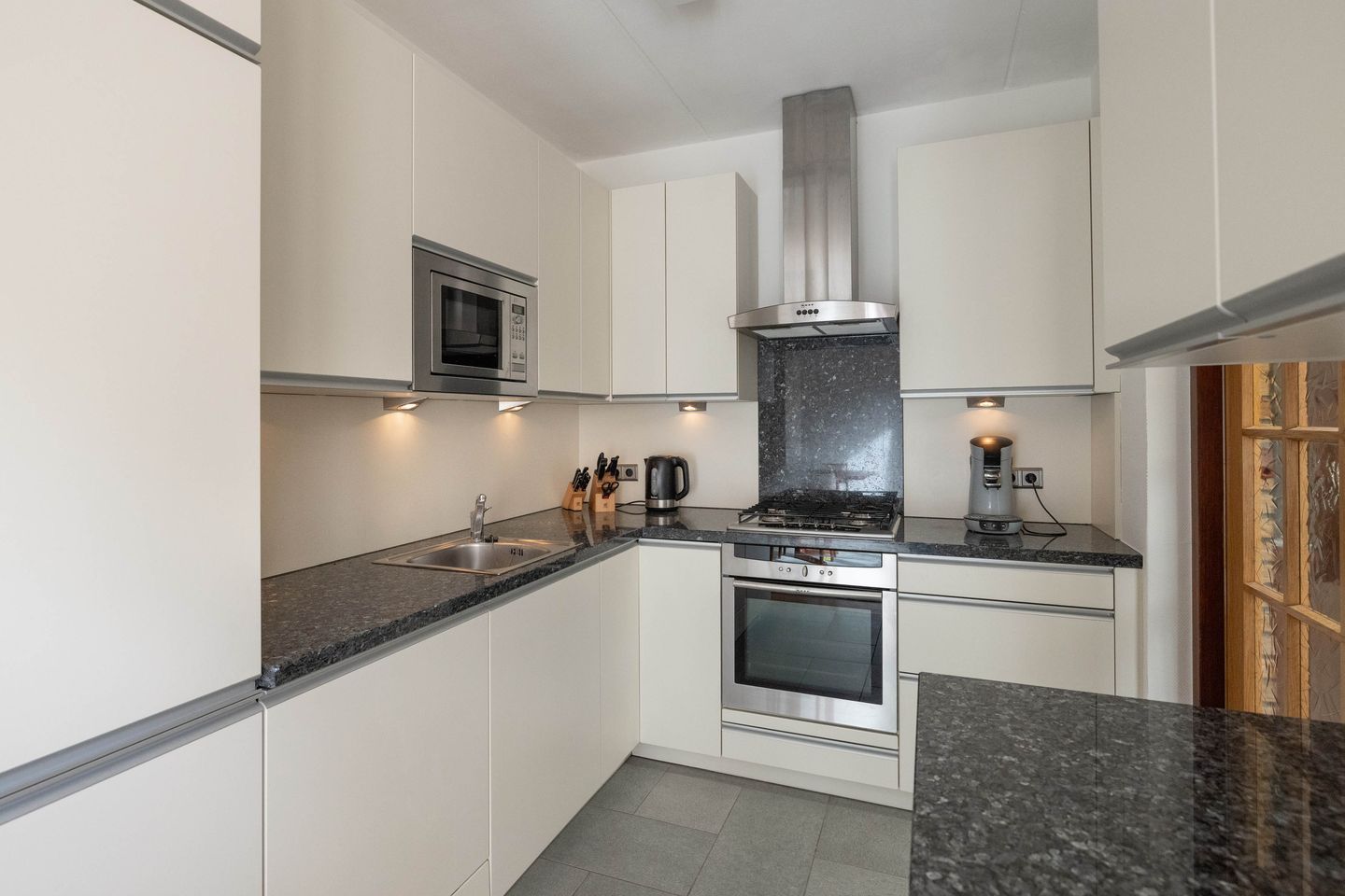 Photo 10 of Dinant Dijkhuisstraat 136