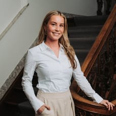 Luna Steinz - Commercieel Medewerker