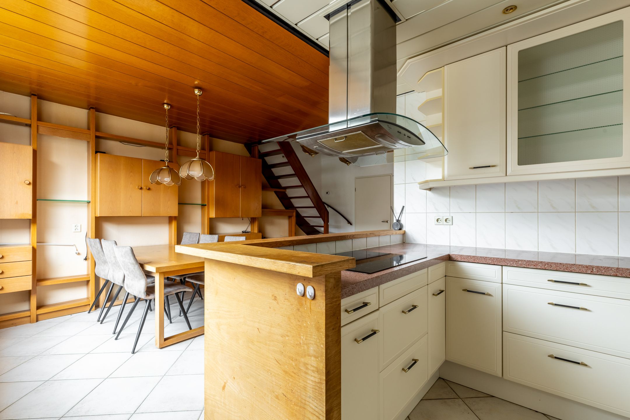 Photo 15 of Schevenstraat 36