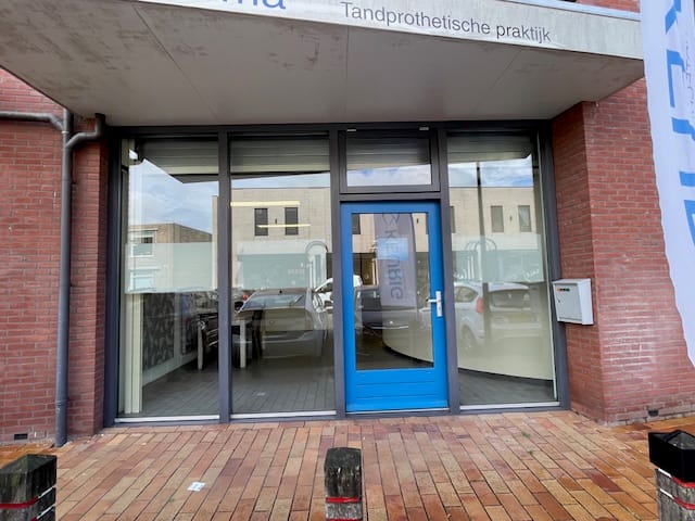 View photo 1 of Helmstraat 55-A
