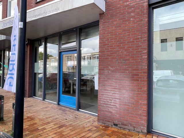 View photo 2 of Helmstraat 55-A