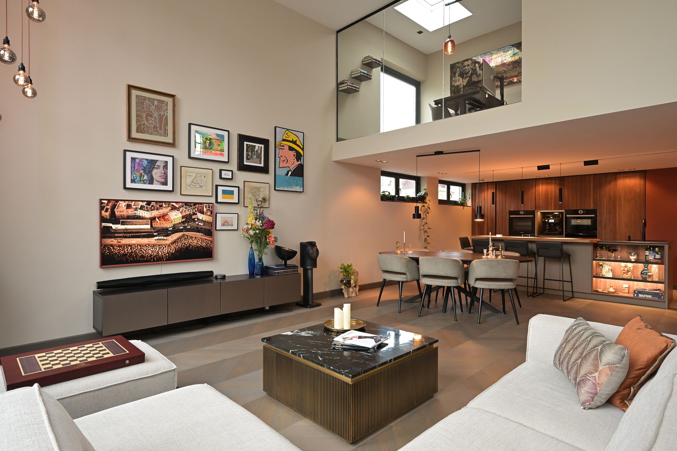 Photo 6 of Noordeinde 109-D