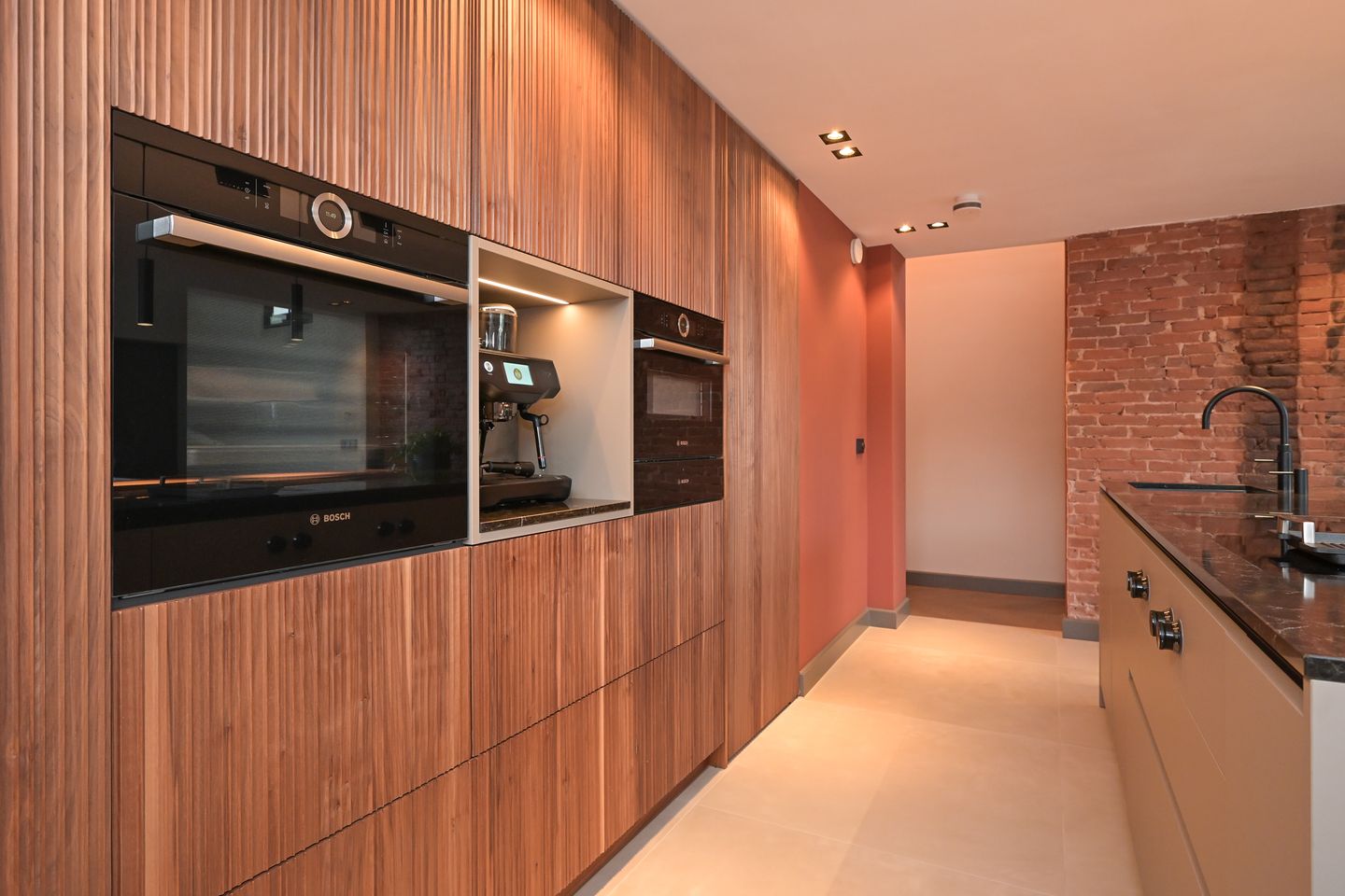 Photo 14 of Noordeinde 109-D