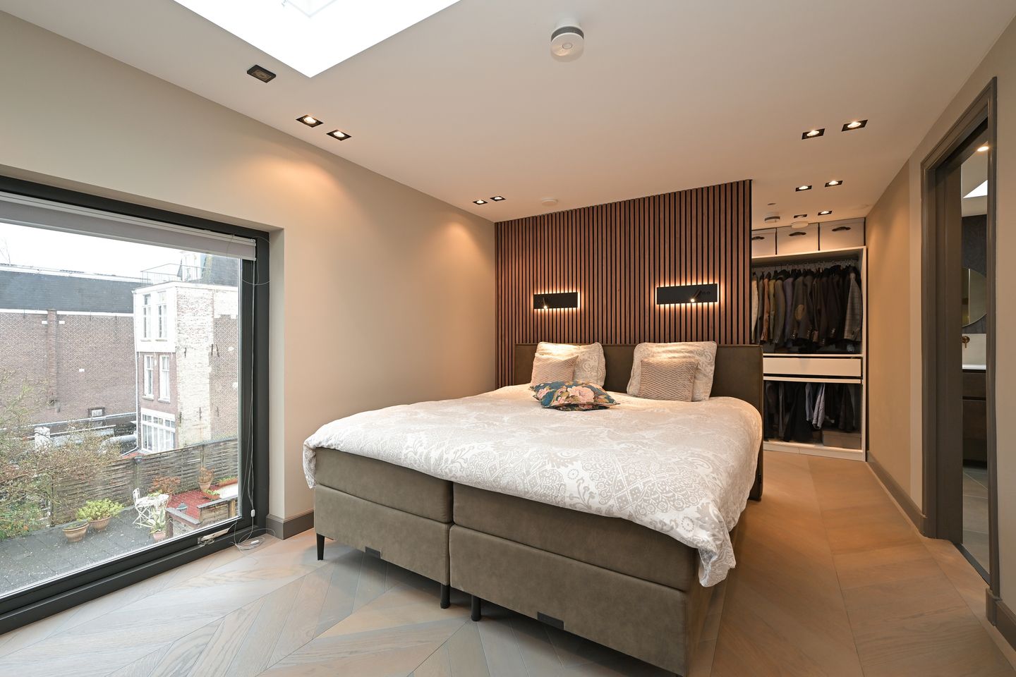 Photo 35 of Noordeinde 109-D