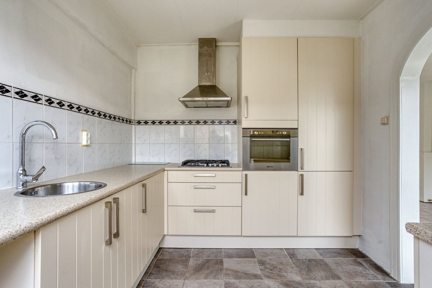 Photo 5 of Van Barenstraat 16