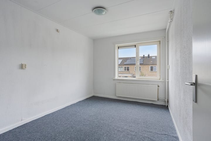 Foto 12 van Van Barenstraat 16