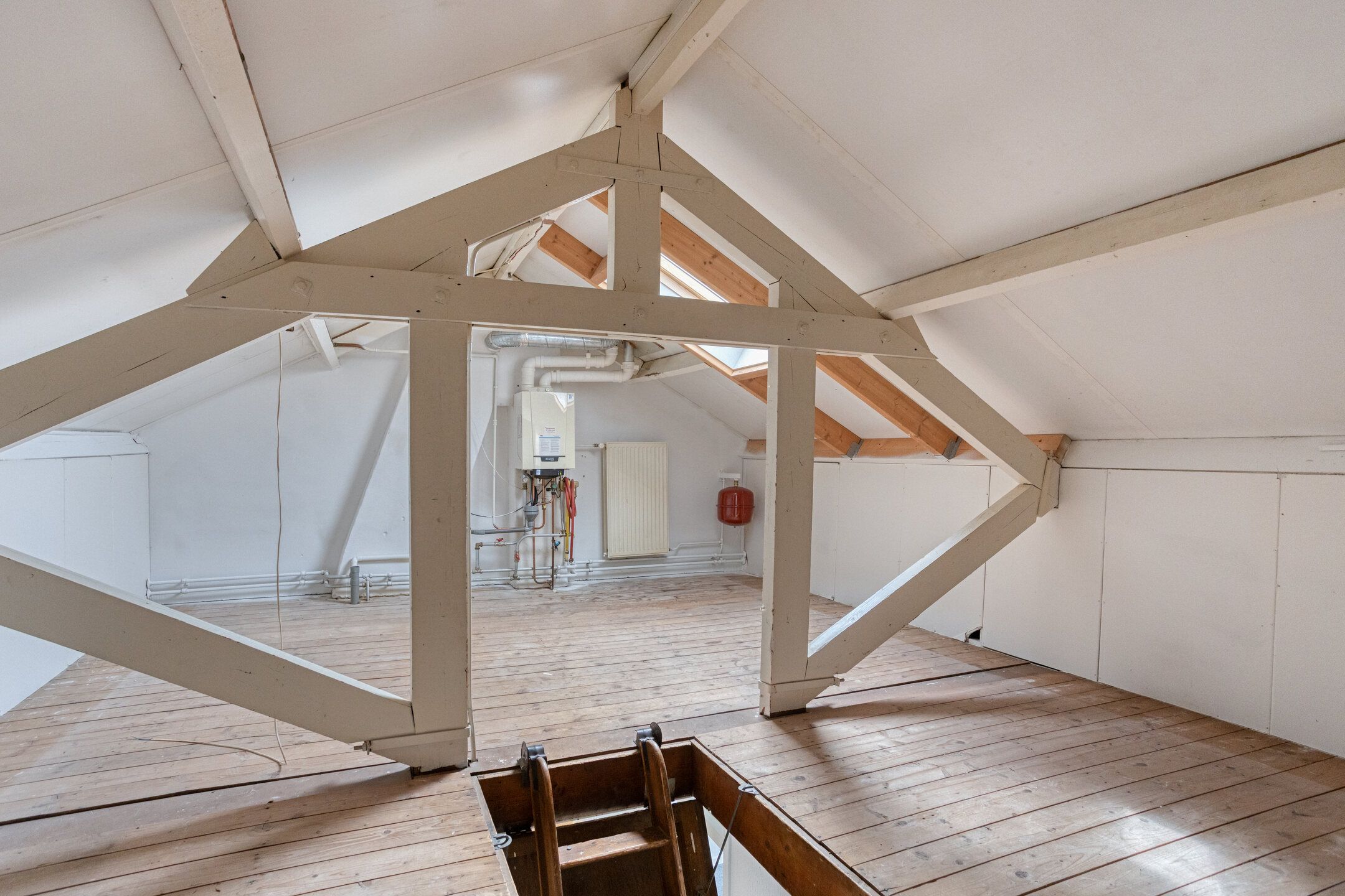 Photo 15 of Van Barenstraat 16