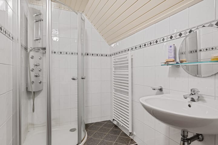 Foto 27 van Van Akenwei 26