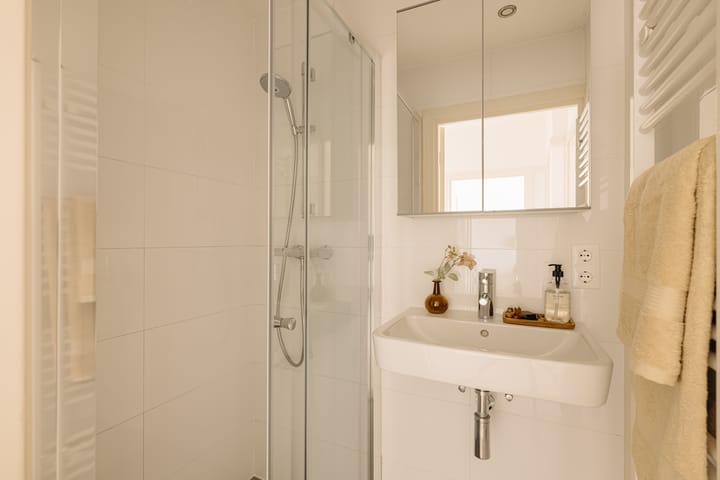 Foto 16 van Watteaustraat 17-A4