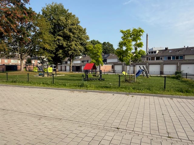 Foto 5 van Burg. Bianchiweg 66a