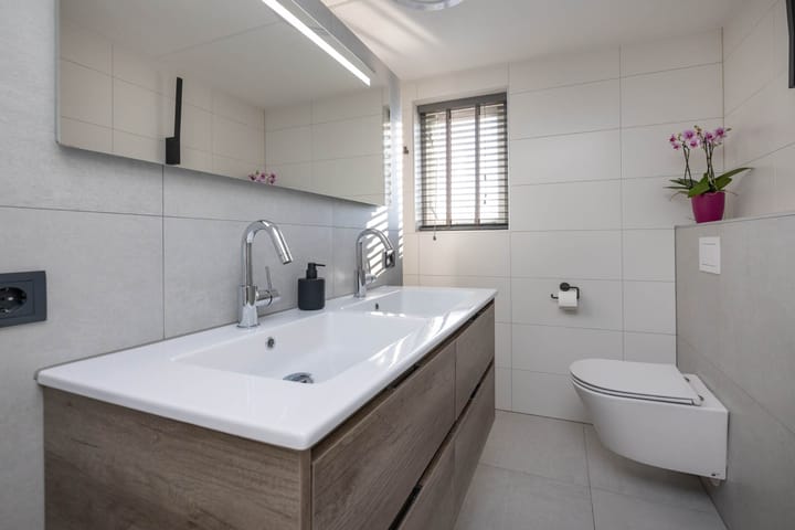 Foto 15 van Grenoblestraat 11