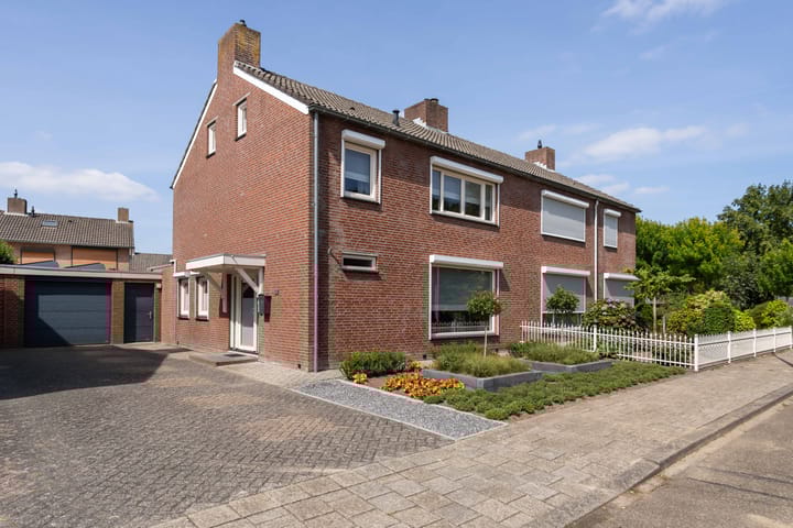 Foto 1 van Hollandiastraat 2