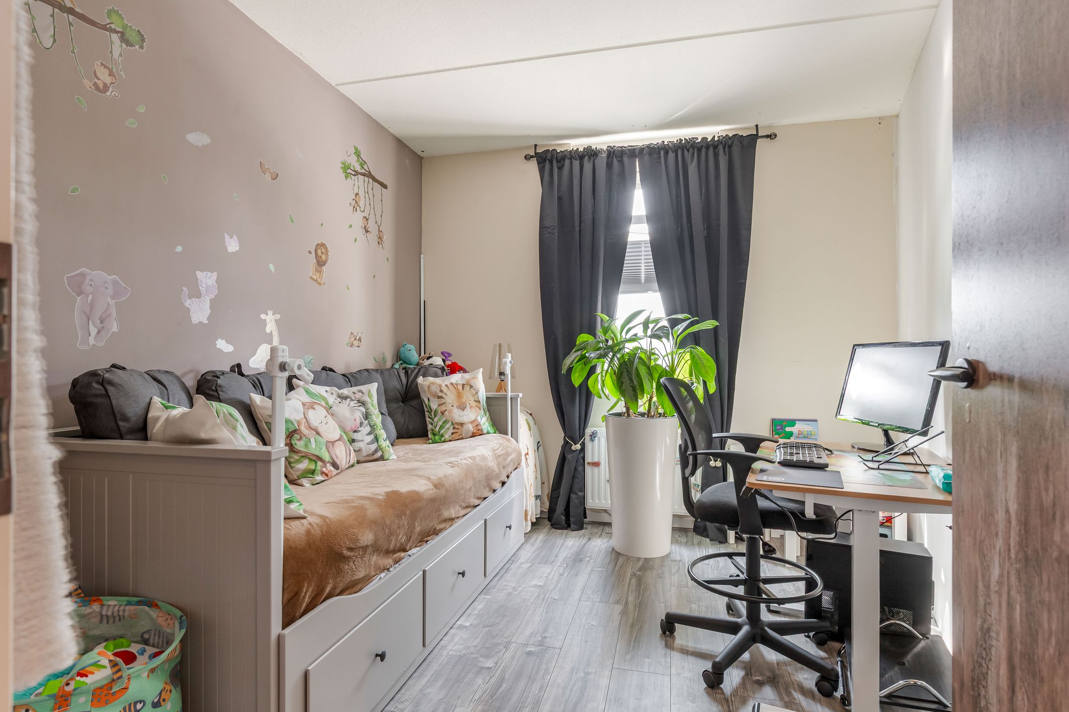 Foto 30 van Aalbessenstraat 17