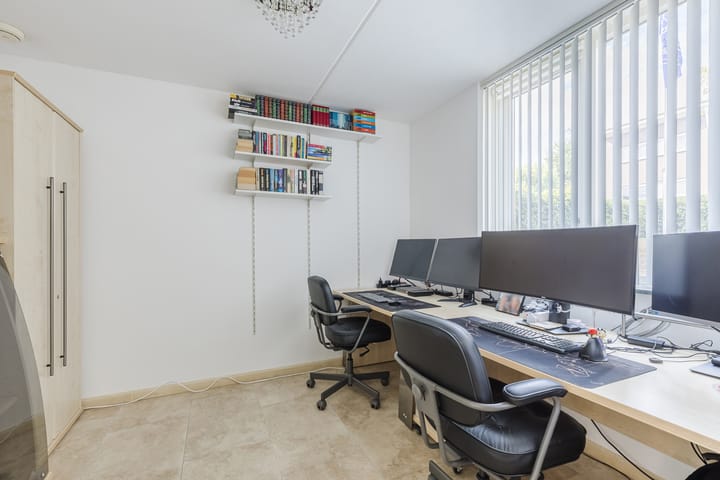 Foto 18 van Linie 12