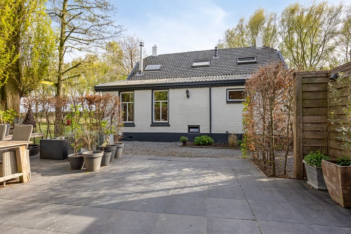 Photo 46 of Molendijk 24