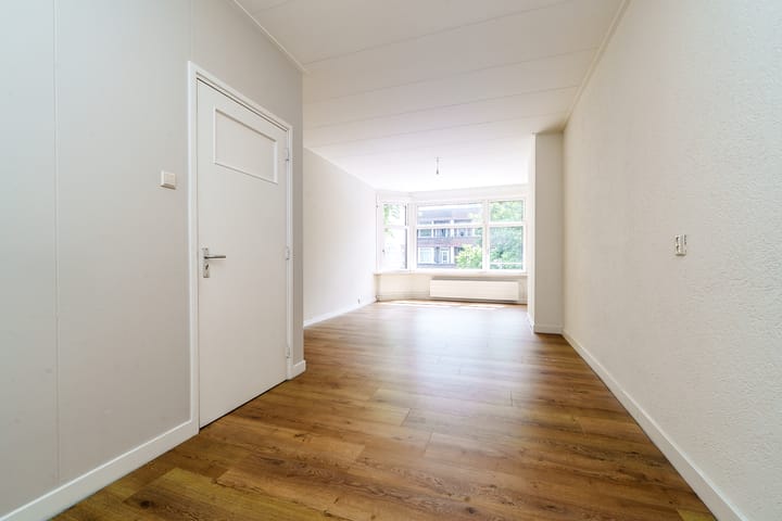 Photo 2 of Mathenesserweg 79-A02