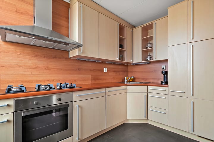 Photo 8 of Maasstraat 28