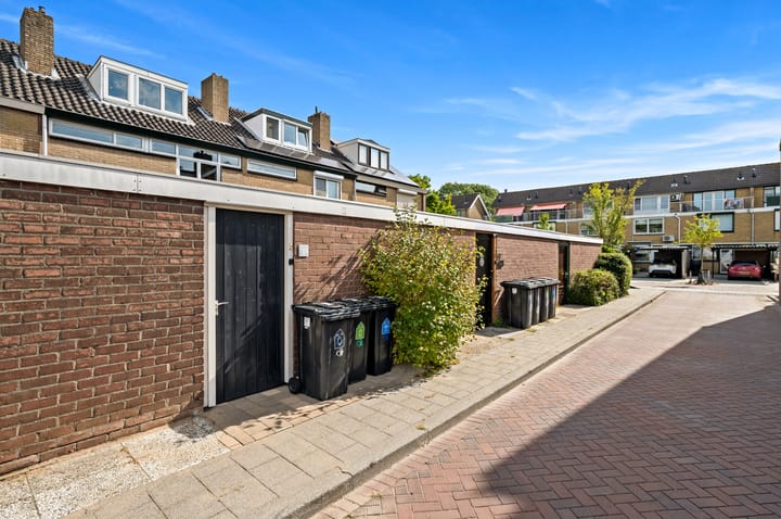 Photo 38 of Maasstraat 28