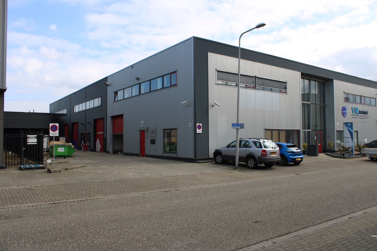 Bekijk foto 1 van Vlotlaan 210